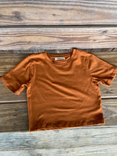 Load image into Gallery viewer, THE BASIC CROPPED TEE