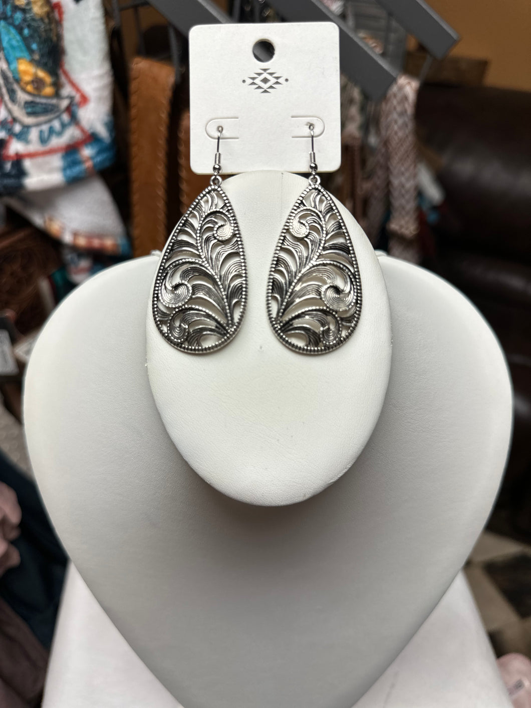 THE PAISLEY CUT OUT EARRINGS