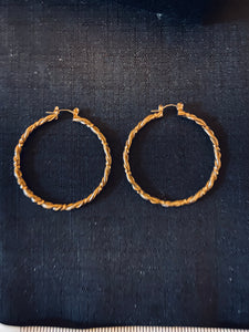THE GOLD HOOPS COLLECTION